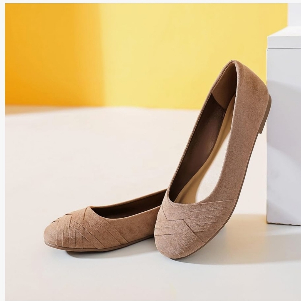 Women Ataiwee Slip On Tan Flats Size 9
